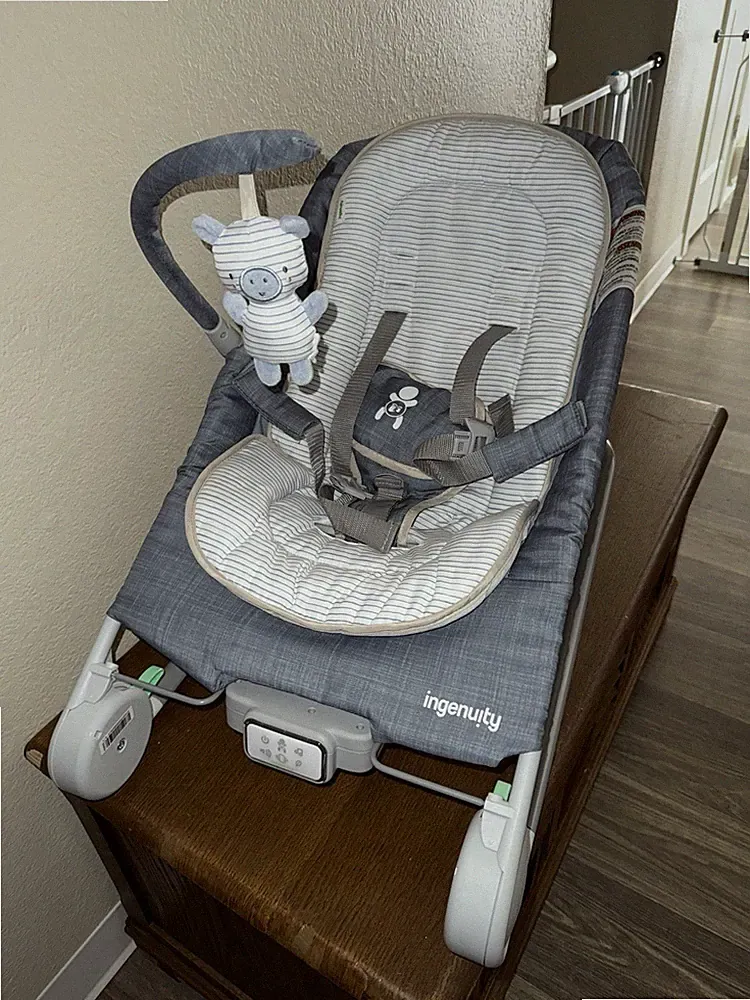 Ingenuity 2-in-1 Happy Belly Rock To Bounce Massage Baby Seat - Chambray